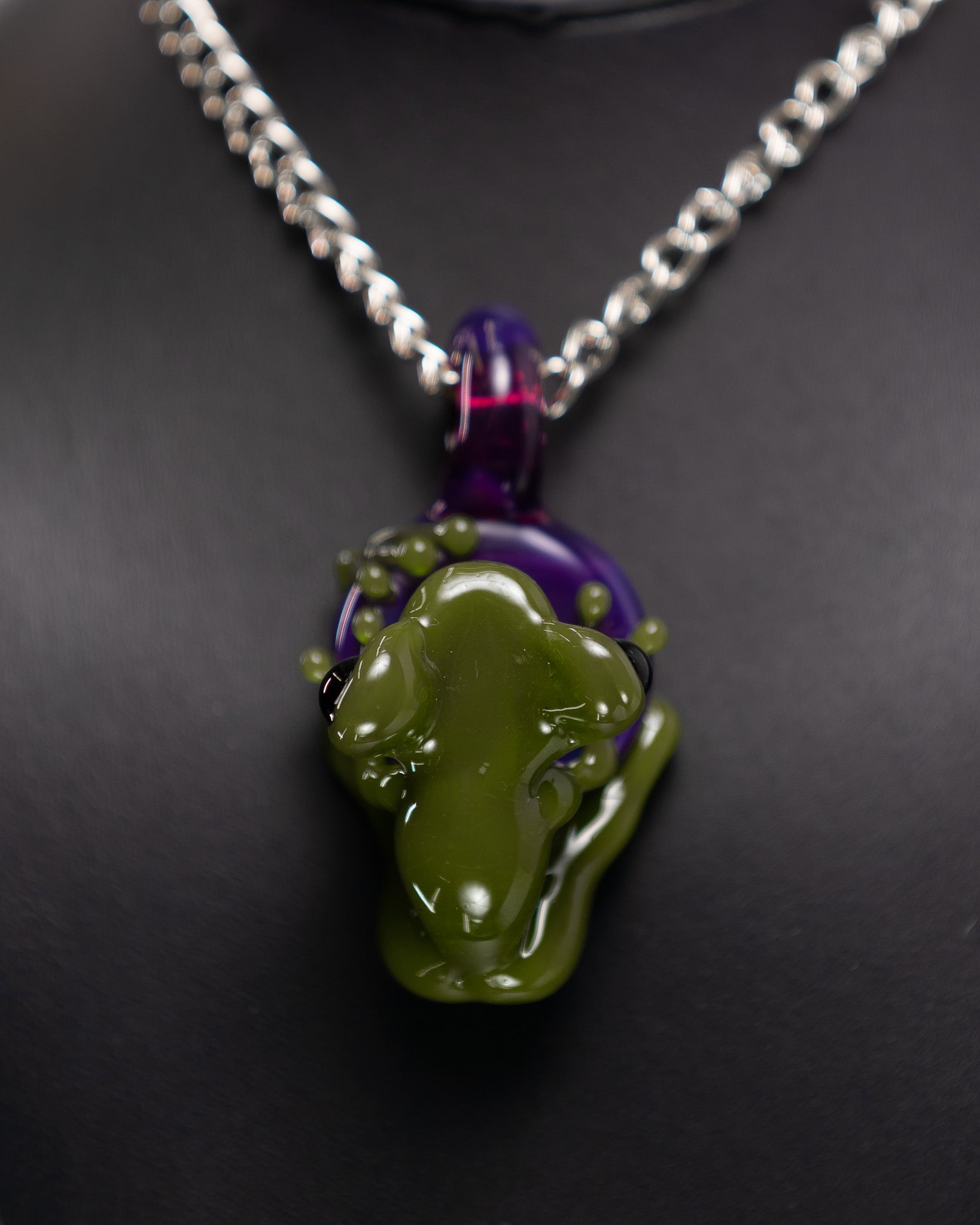 Stoney Chicken Glass - Frog Pendant - Purple