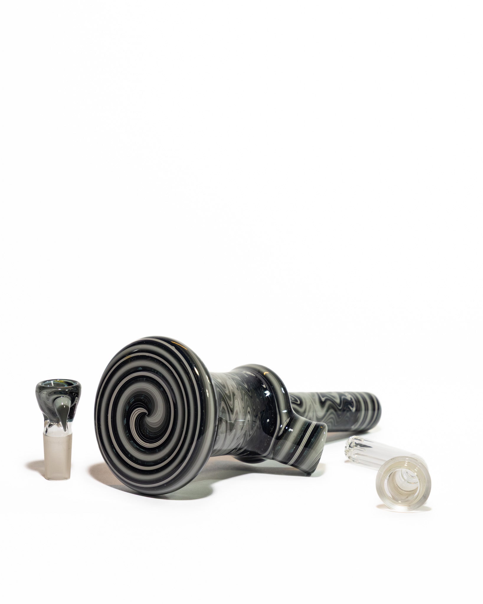 Gobs Glass - Re Wig-Wag Bong - Black & White