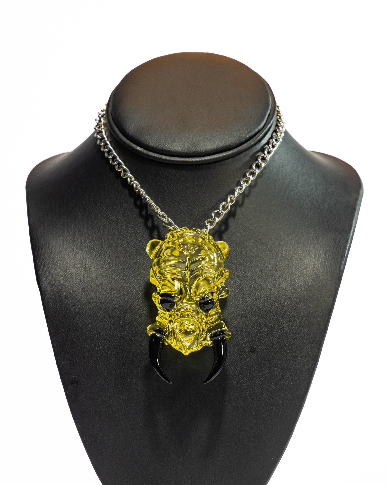 Shuhbuh - Head Pendant